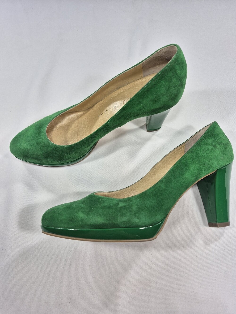 Elegant Green Suede Pumps